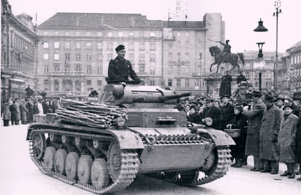 Trg bana Jelačića, travanj 1941. godine A